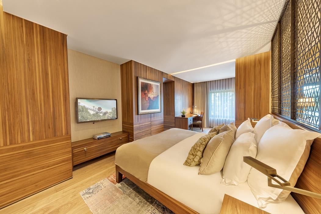 En fazla 3 yetişkin veya 2 yetişkin + 1 çocuk.