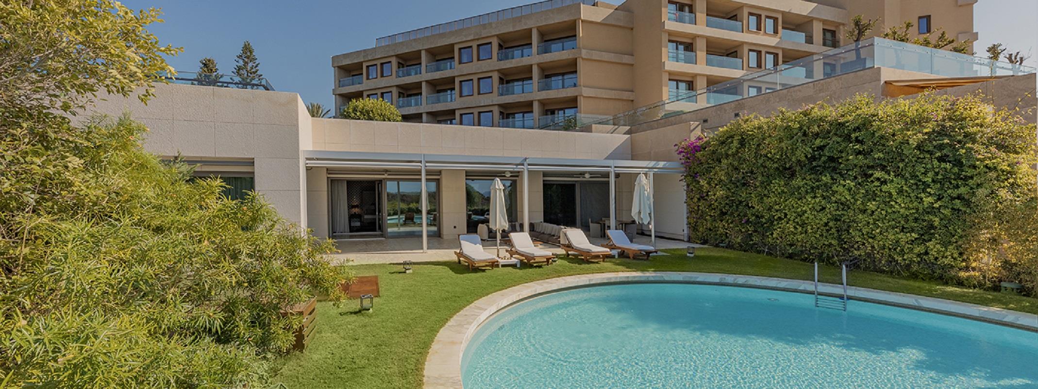 En az 2 yetişkin, En fazla 4 yetişkin veya 3 yetişkin + 1 çocuk.