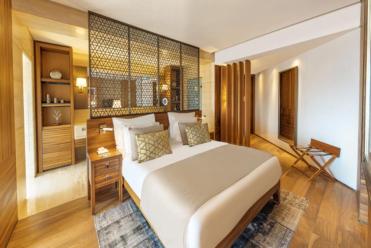 En az 2 yetişkin, En fazla 3 yetişkin veya 2 yetişkin + 1 çocuk.