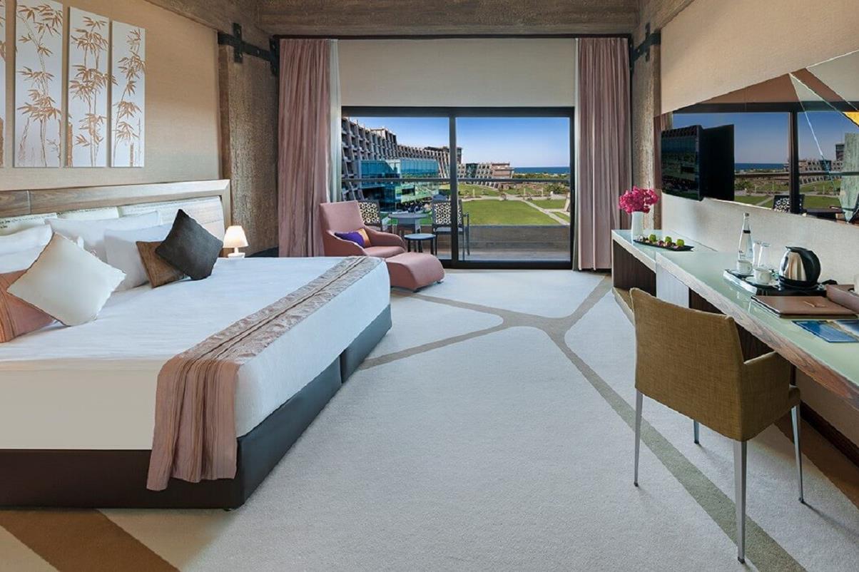 En fazla 3 yetişkin veya 2 yetişkin + 2 çocuk.