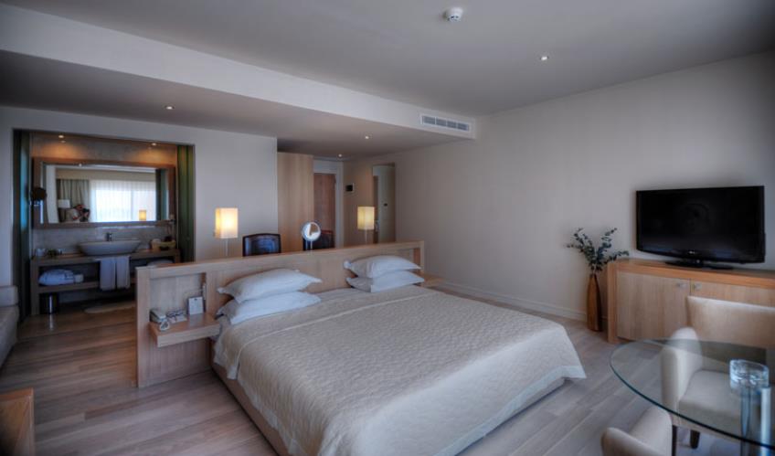 En fazla 2 yetişkin + 1 çocuk + 1 bebek (0-2 yaş) veya 1 yetişkin + 2 çocuk + 1 bebek (0-2 yaş).