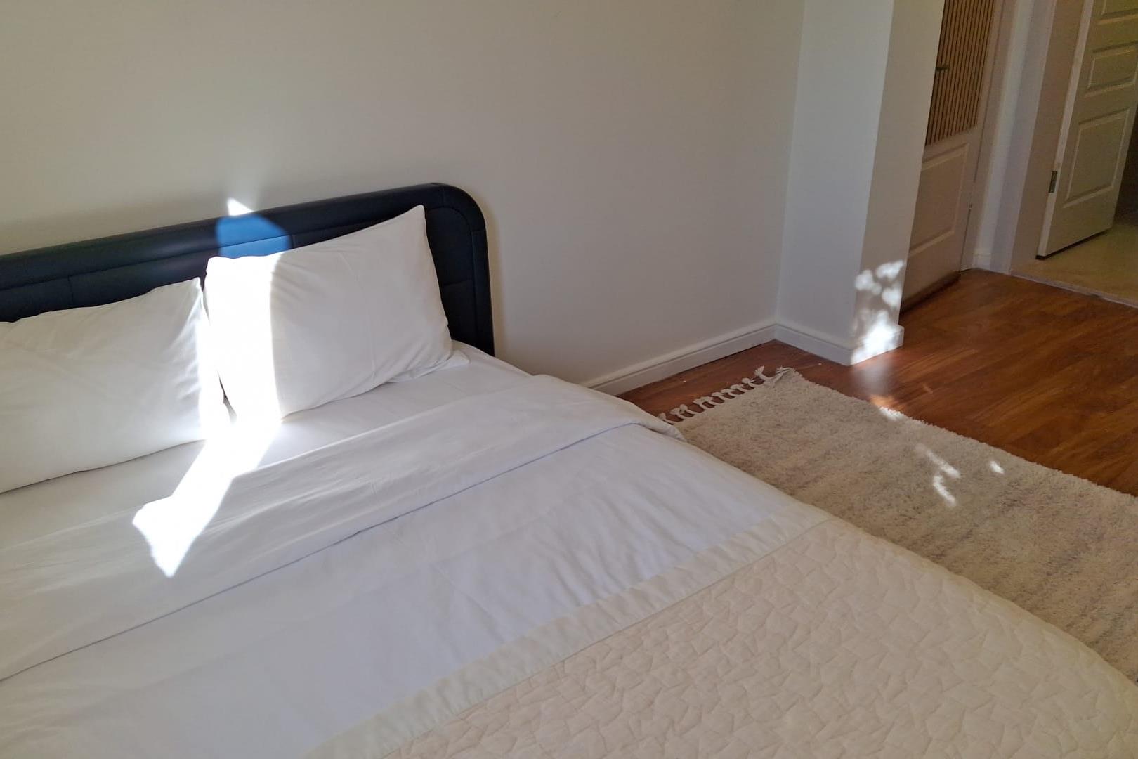 En fazla 4 yetişkin.