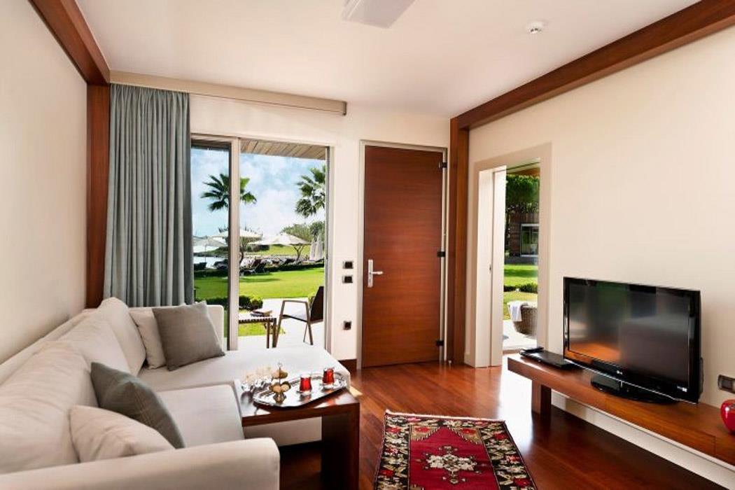 En fazla 3 yetişkin.