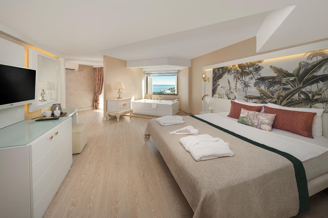 En az 2 yetişkin, En fazla 2 yetişkin + 1 çocuk.