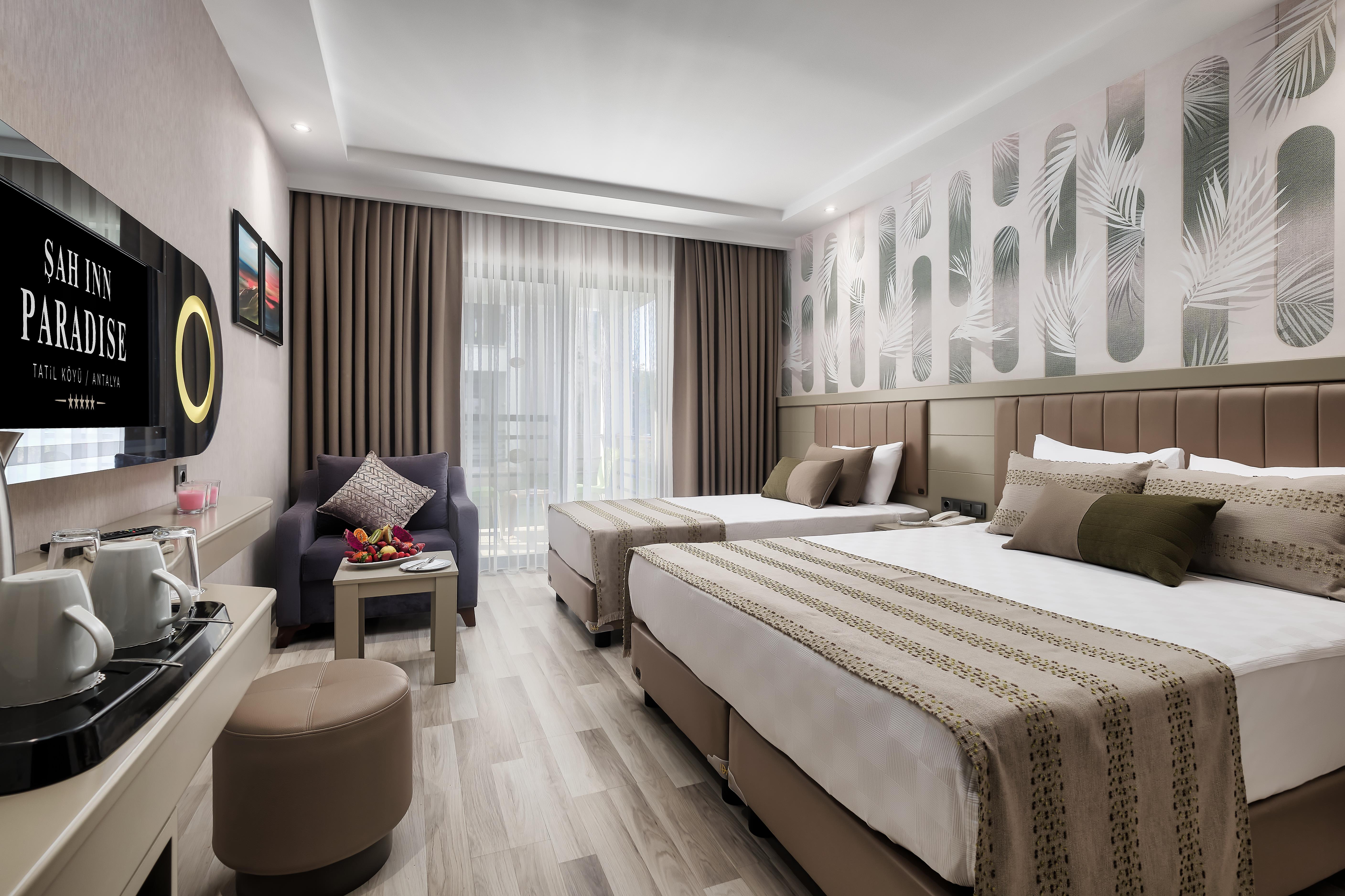 En fazla 3 yetişkin veya 2 yetişkin + 2 çocuk.