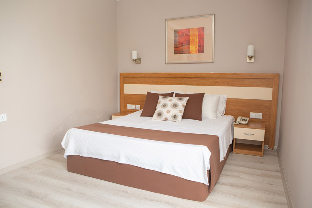 En fazla 3 yetişkin veya 2 yetişkin + 1 çocuk.