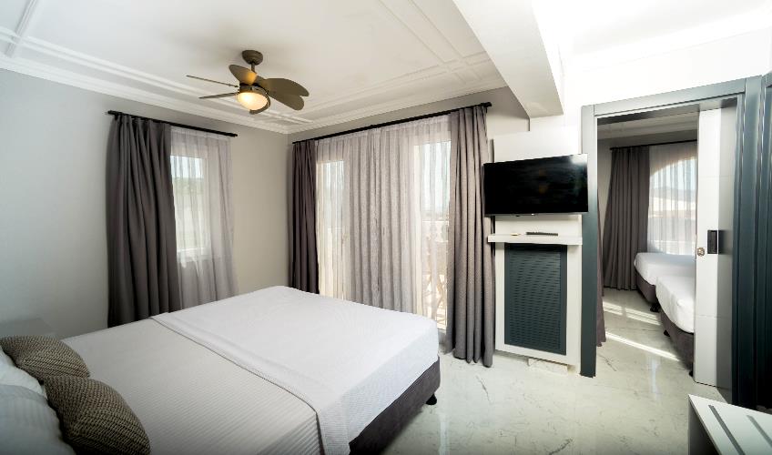 En fazla 4 yetişkin.