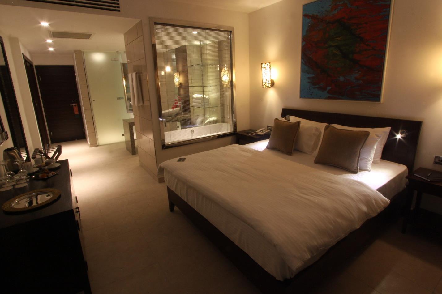 En fazla 3 yetişkin veya 2 yetişkin + 1 çocuk.