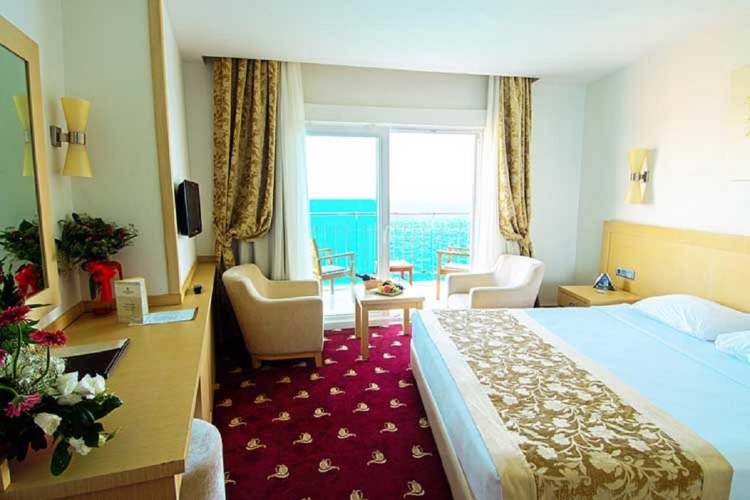 En fazla 3 yetişkin + 1 çocuk veya 2 yetişkin + 2 çocuk.