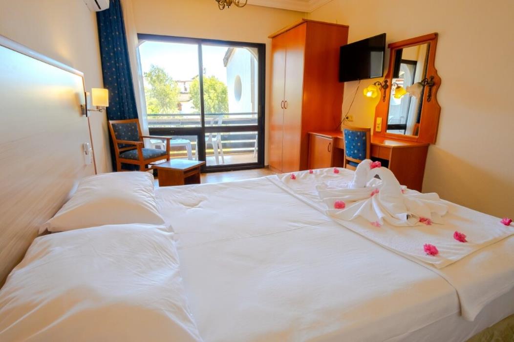 En az 2 yetişkin, En fazla 4 yetişkin veya 3 yetişkin + 1 çocuk.