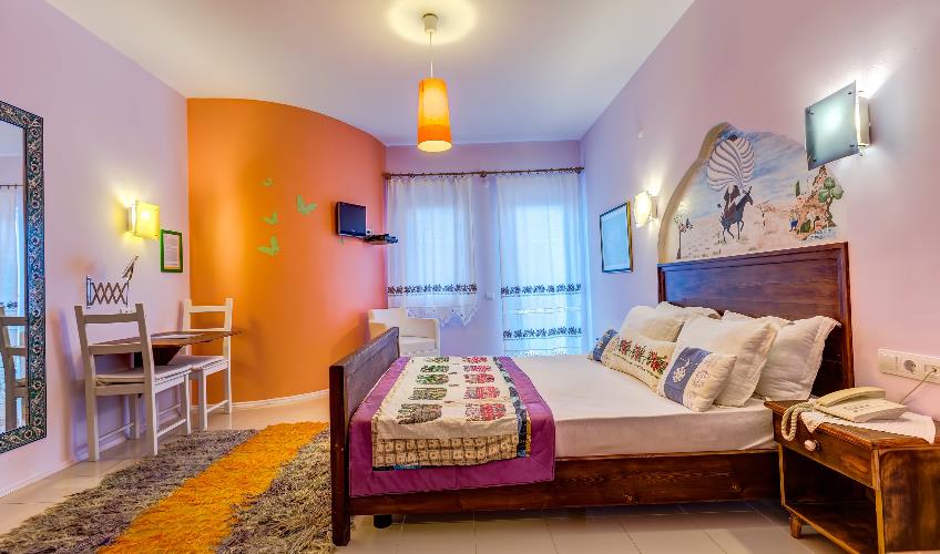 En fazla 2 yetişkin.