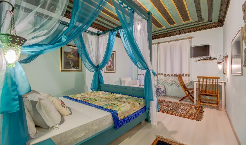 En fazla 2 yetişkin.