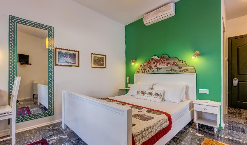 En fazla 2 yetişkin.