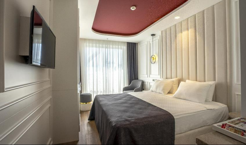 En fazla 2 yetişkin.