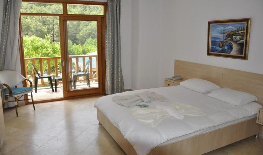 En fazla 3 yetişkin veya 2 yetişkin + 1 çocuk.