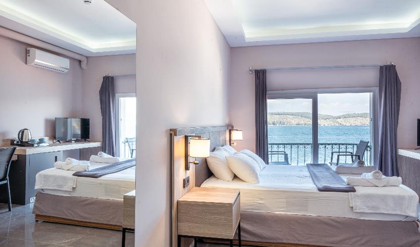 En fazla 2 yetişkin + 1 bebek (0-2 yaş) veya 1 yetişkin + 1 çocuk + 1 bebek (0-2 yaş).