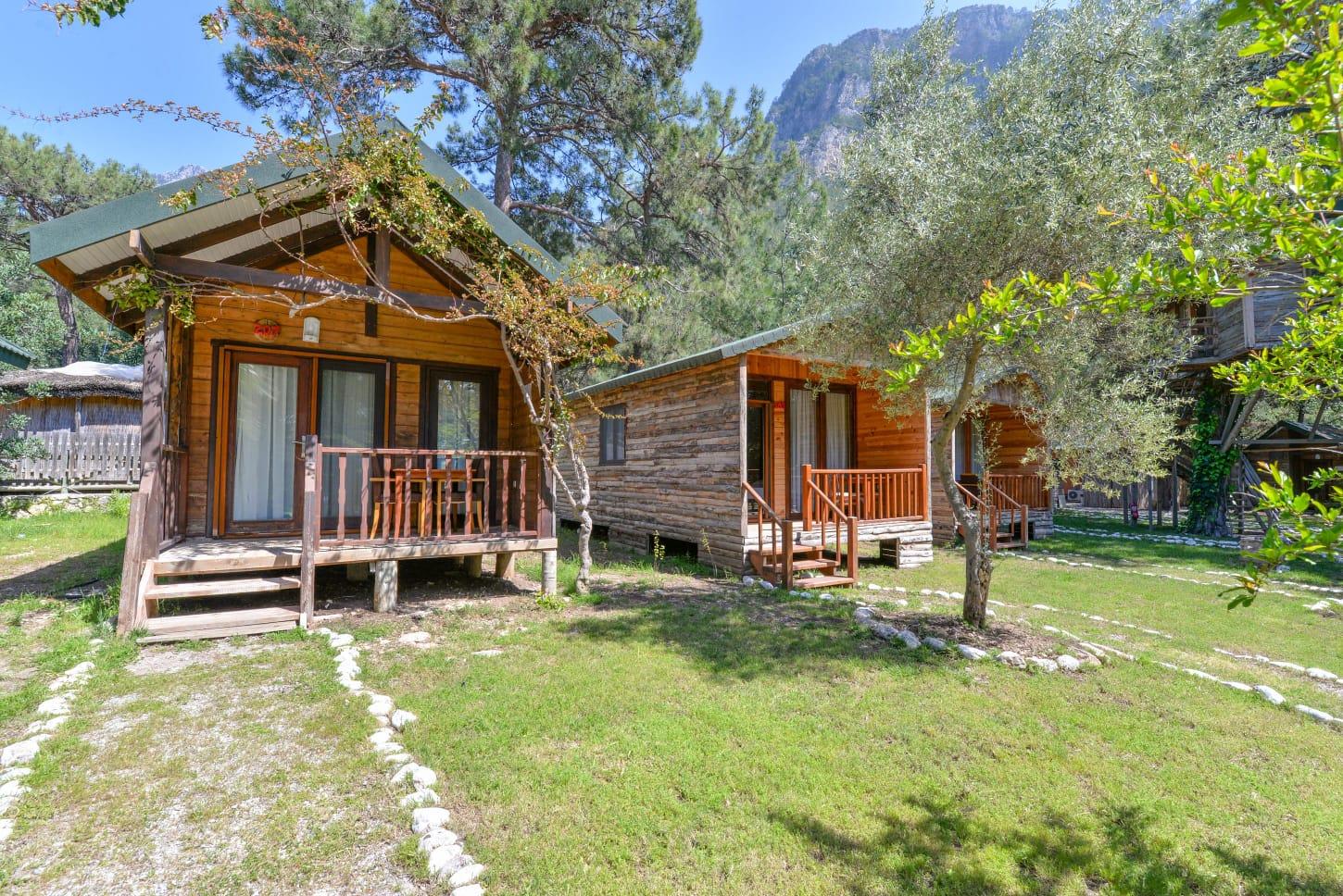 En fazla 2 yetişkin.