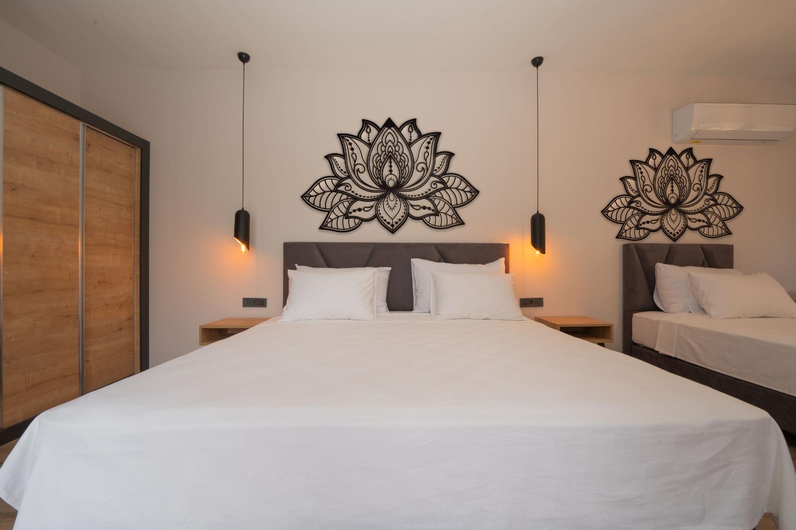 En az 2 yetişkin, En fazla 4 yetişkin veya 3 yetişkin + 1 çocuk.