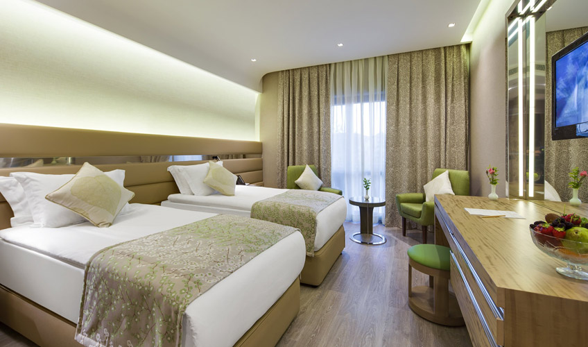 En fazla 3 yetişkin veya 2 yetişkin + 2 çocuk.