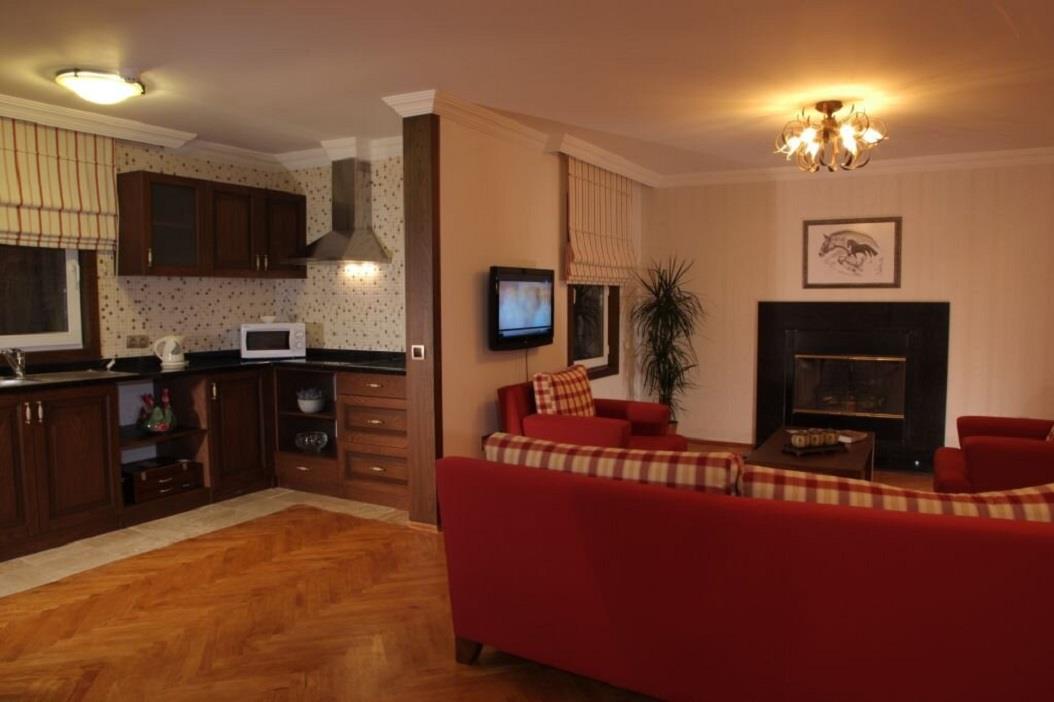 En fazla 4 yetişkin.