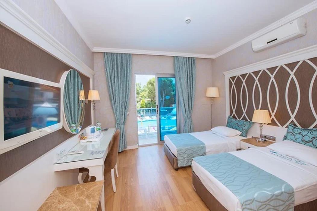 En fazla 3 yetişkin veya 2 yetişkin + 1 çocuk.