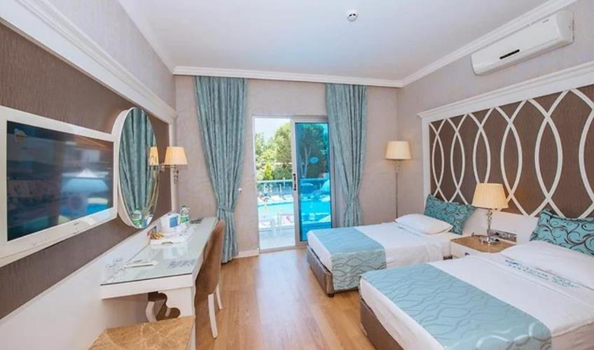 En fazla 3 yetişkin veya 2 yetişkin + 1 çocuk.