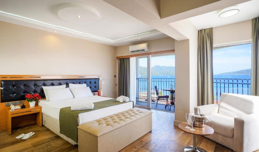 En fazla 3 yetişkin veya 2 yetişkin + 1 çocuk.