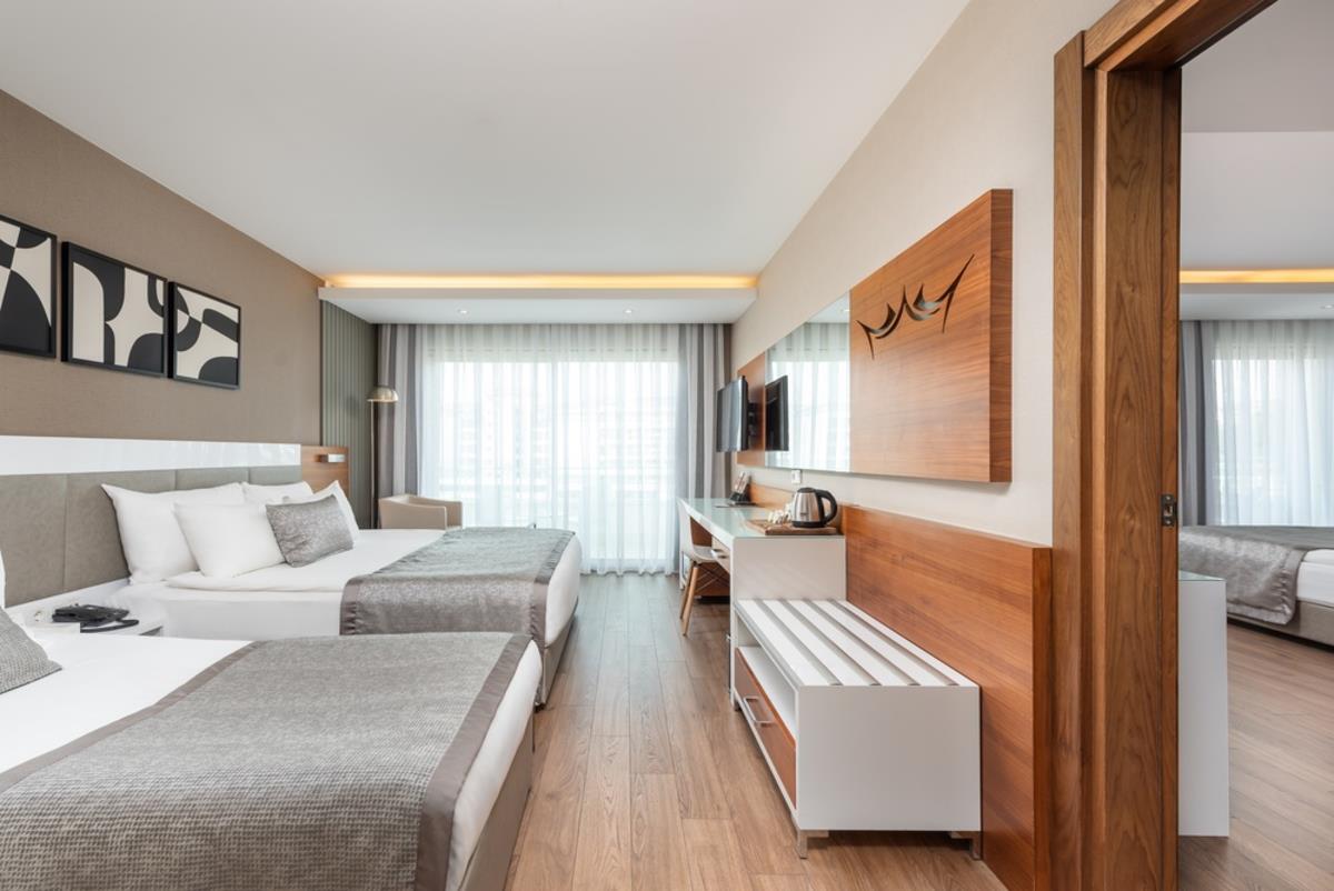 En az 2 yetişkin, En fazla 4 yetişkin veya 3 yetişkin + 1 çocuk.