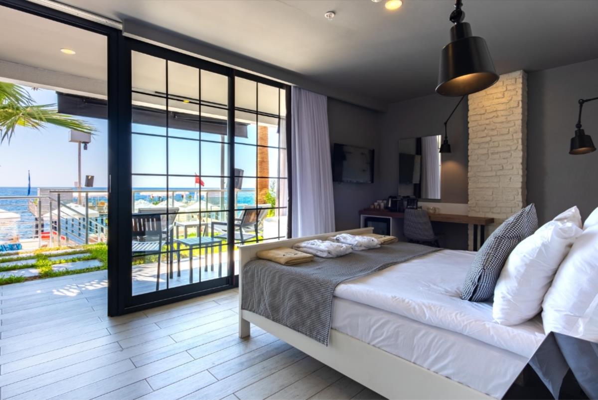 En az 2 yetişkin, En fazla 2 yetişkin.