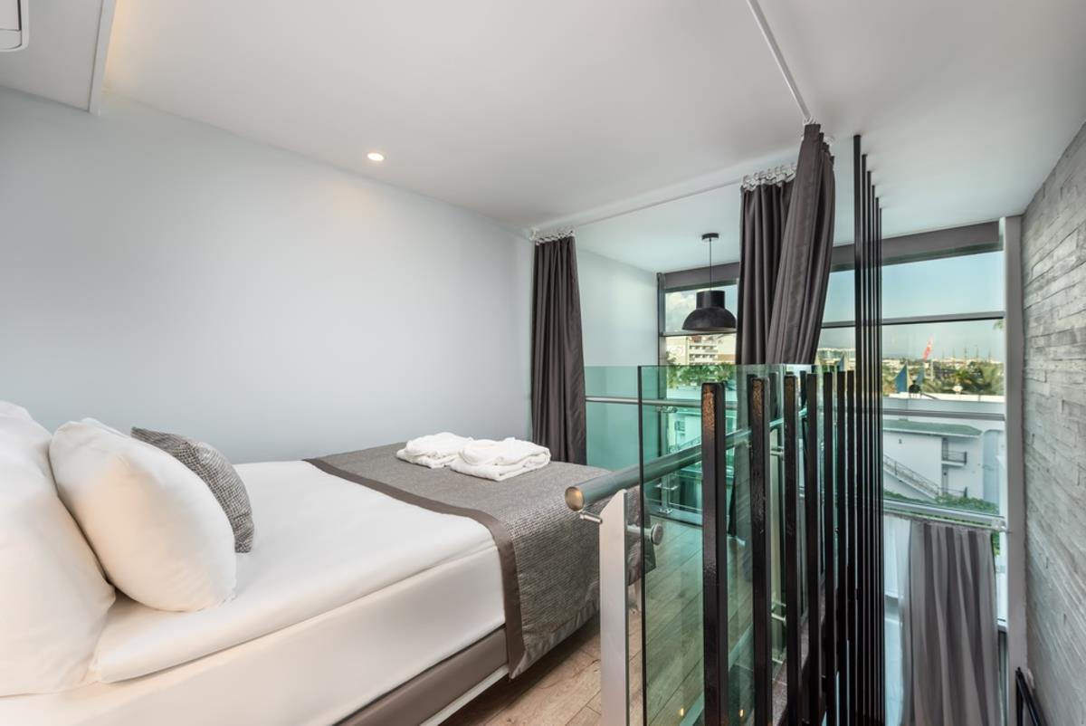 En az 2 yetişkin, En fazla 3 yetişkin veya 2 yetişkin + 1 çocuk.