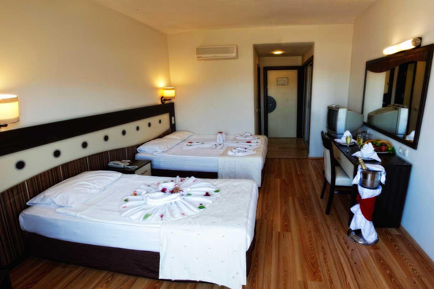 En fazla 2 yetişkin + 1 çocuk veya 1 yetişkin + 1 çocuk.