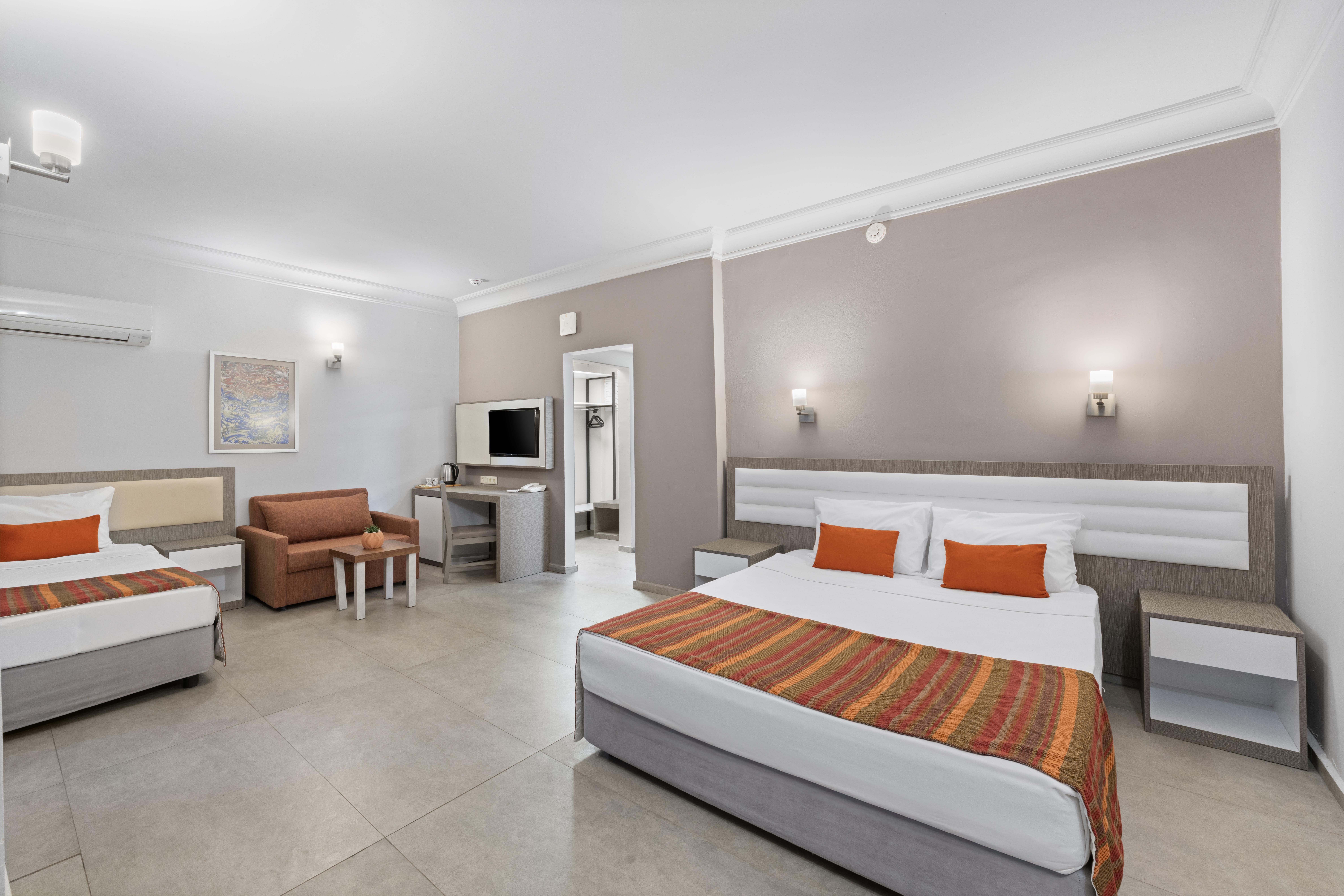 En fazla 3 yetişkin veya 2 yetişkin + 2 çocuk.