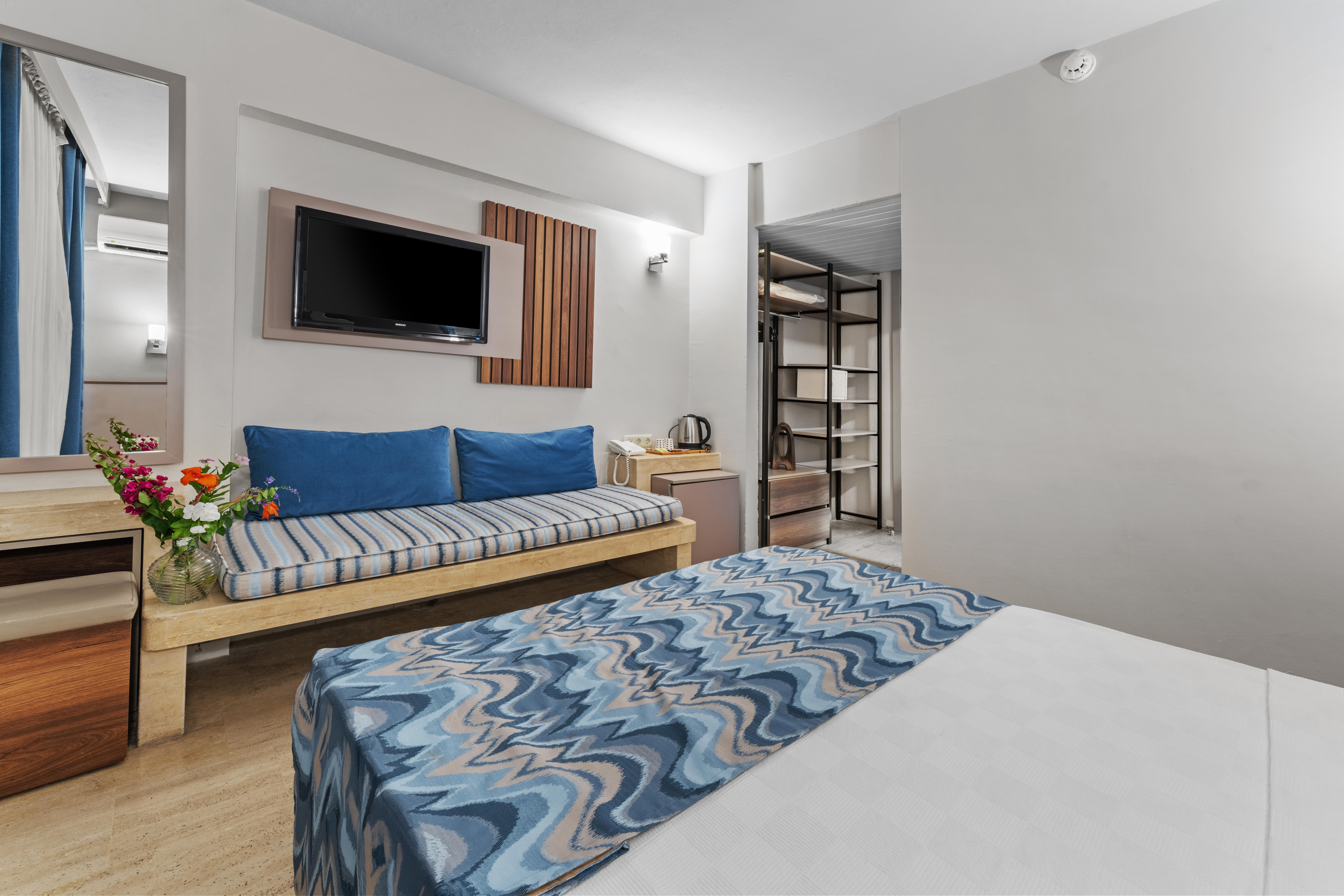 En fazla 3 yetişkin veya 2 yetişkin + 2 çocuk.