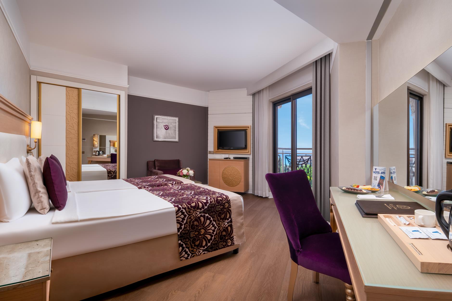 En az 2 yetişkin, En fazla 3 yetişkin + 1 çocuk veya 2 yetişkin + 2 çocuk.