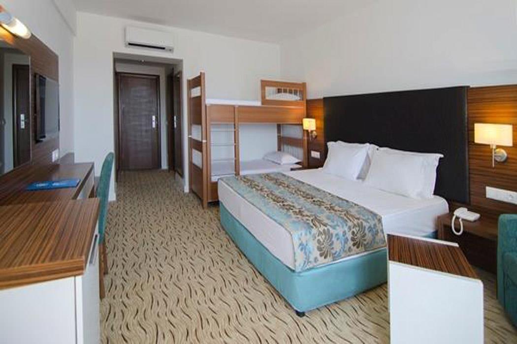 En fazla 3 yetişkin + 1 çocuk veya 2 yetişkin + 2 çocuk.