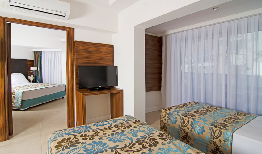 En az 2 yetişkin, En fazla 4 yetişkin veya 3 yetişkin + 1 çocuk.