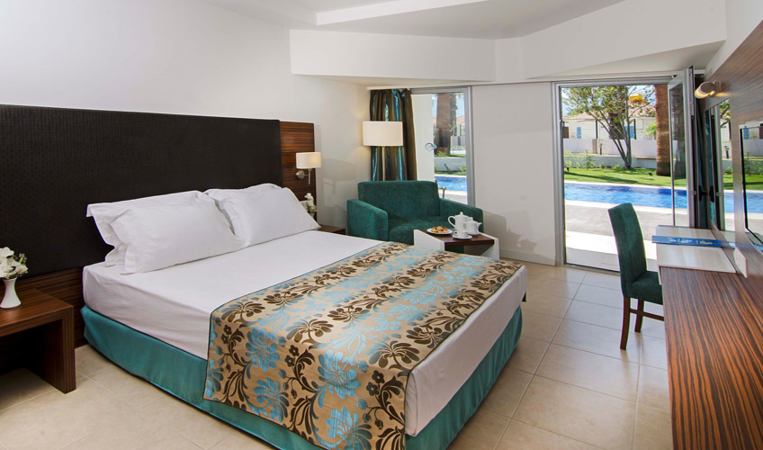 En az 2 yetişkin, En fazla 3 yetişkin veya 2 yetişkin + 1 çocuk.