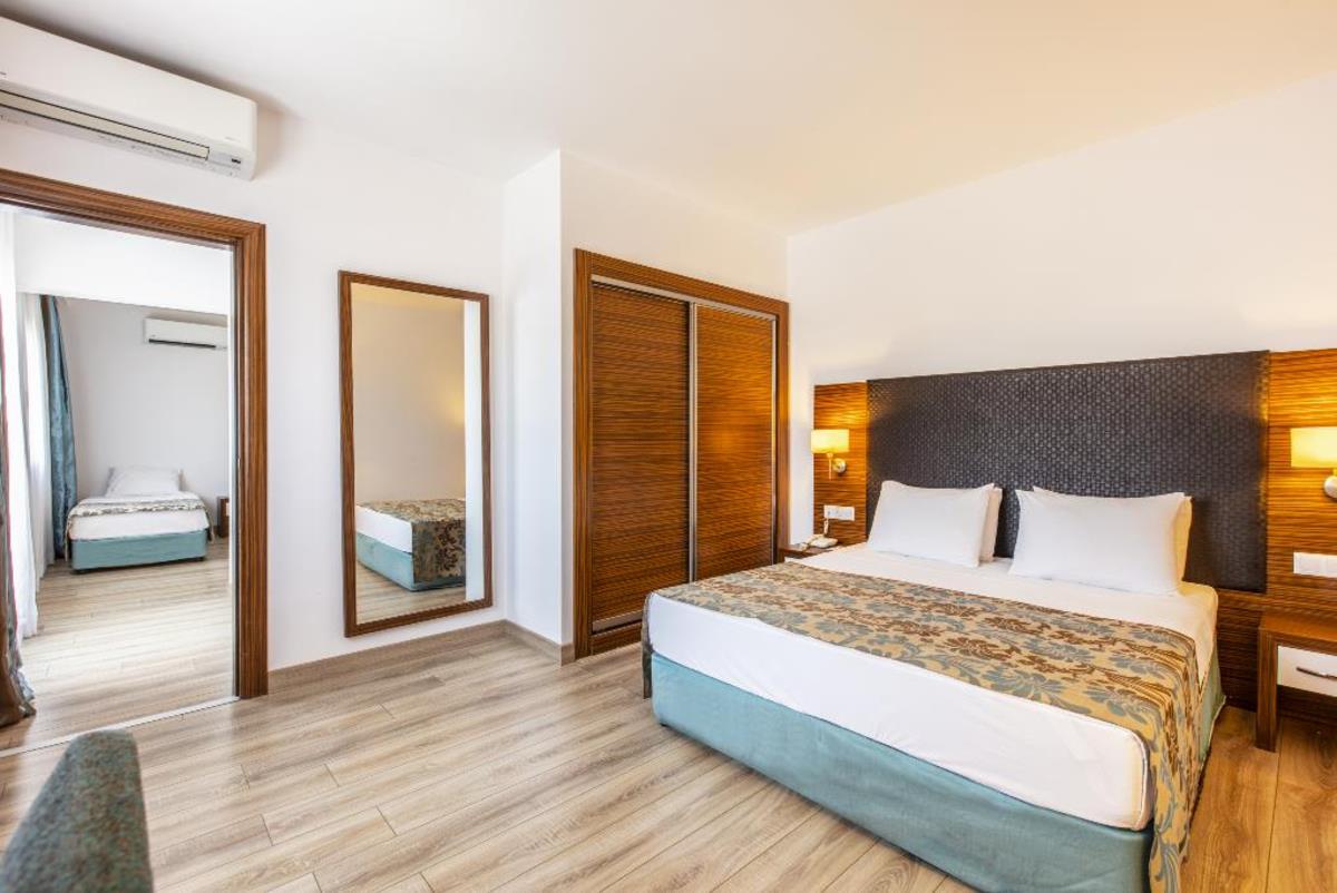 En az 2 yetişkin, En fazla 4 yetişkin veya 3 yetişkin + 1 çocuk.