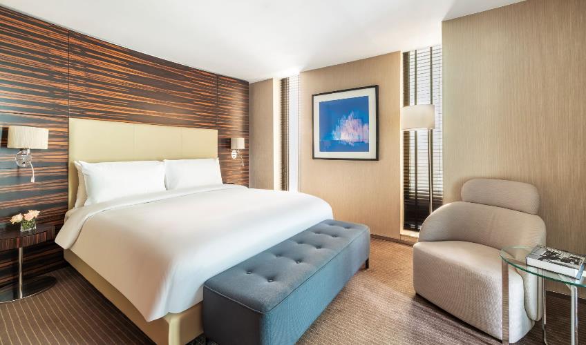 En fazla 2 yetişkin + 2 çocuk + 1 bebek (0-2 yaş) veya 1 yetişkin + 2 çocuk + 1 bebek (0-2 yaş).