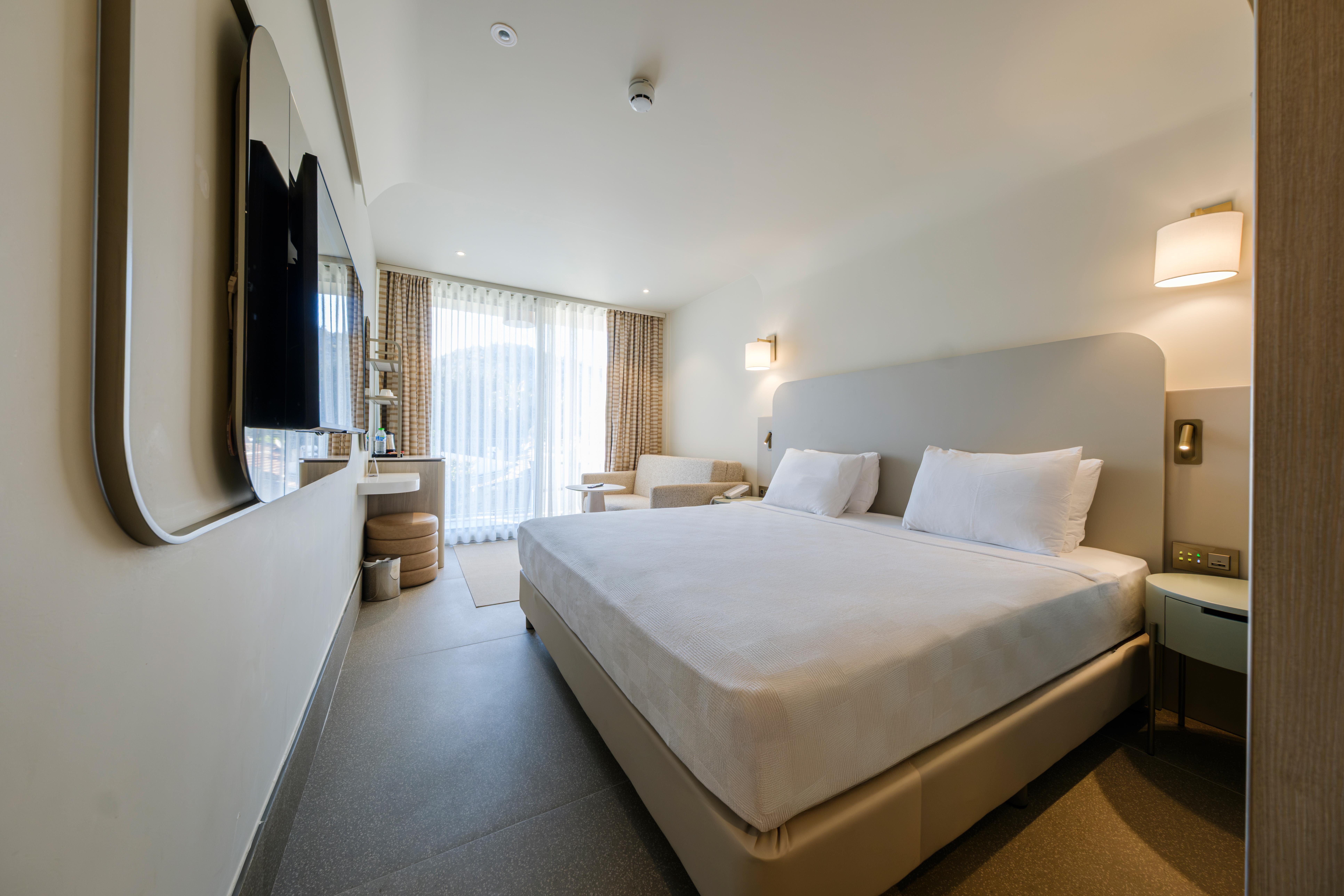 En fazla 3 yetişkin + 1 çocuk veya 2 yetişkin + 2 çocuk.