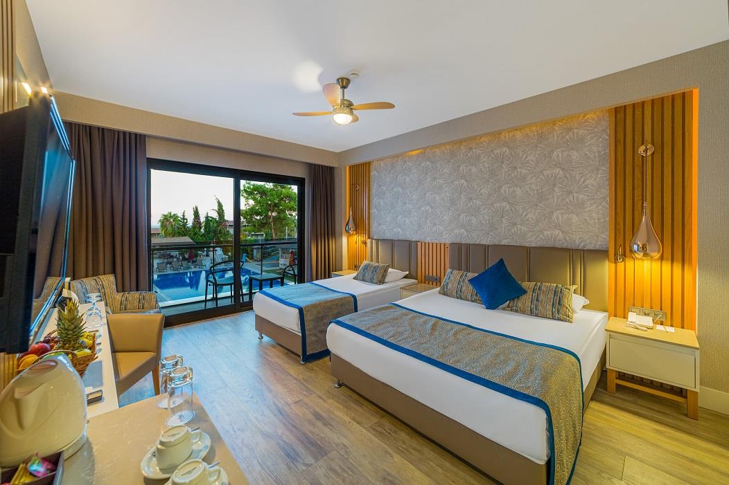 En fazla 3 yetişkin veya 2 yetişkin + 1 çocuk.