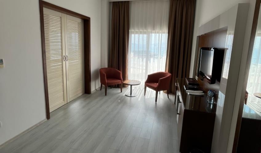 En fazla 3 yetişkin + 2 çocuk + 1 bebek (0-2 yaş) veya 2 yetişkin + 2 çocuk + 1 bebek (0-2 yaş).