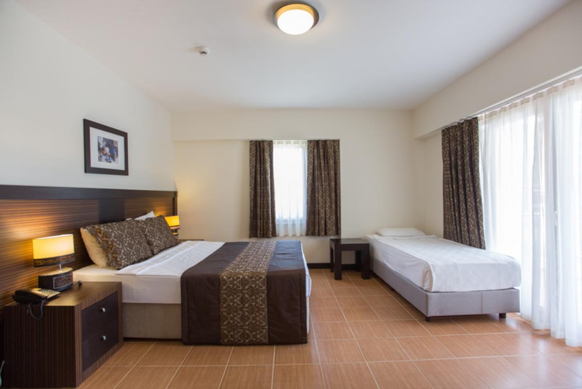 En fazla 3 yetişkin veya 2 yetişkin + 1 çocuk.