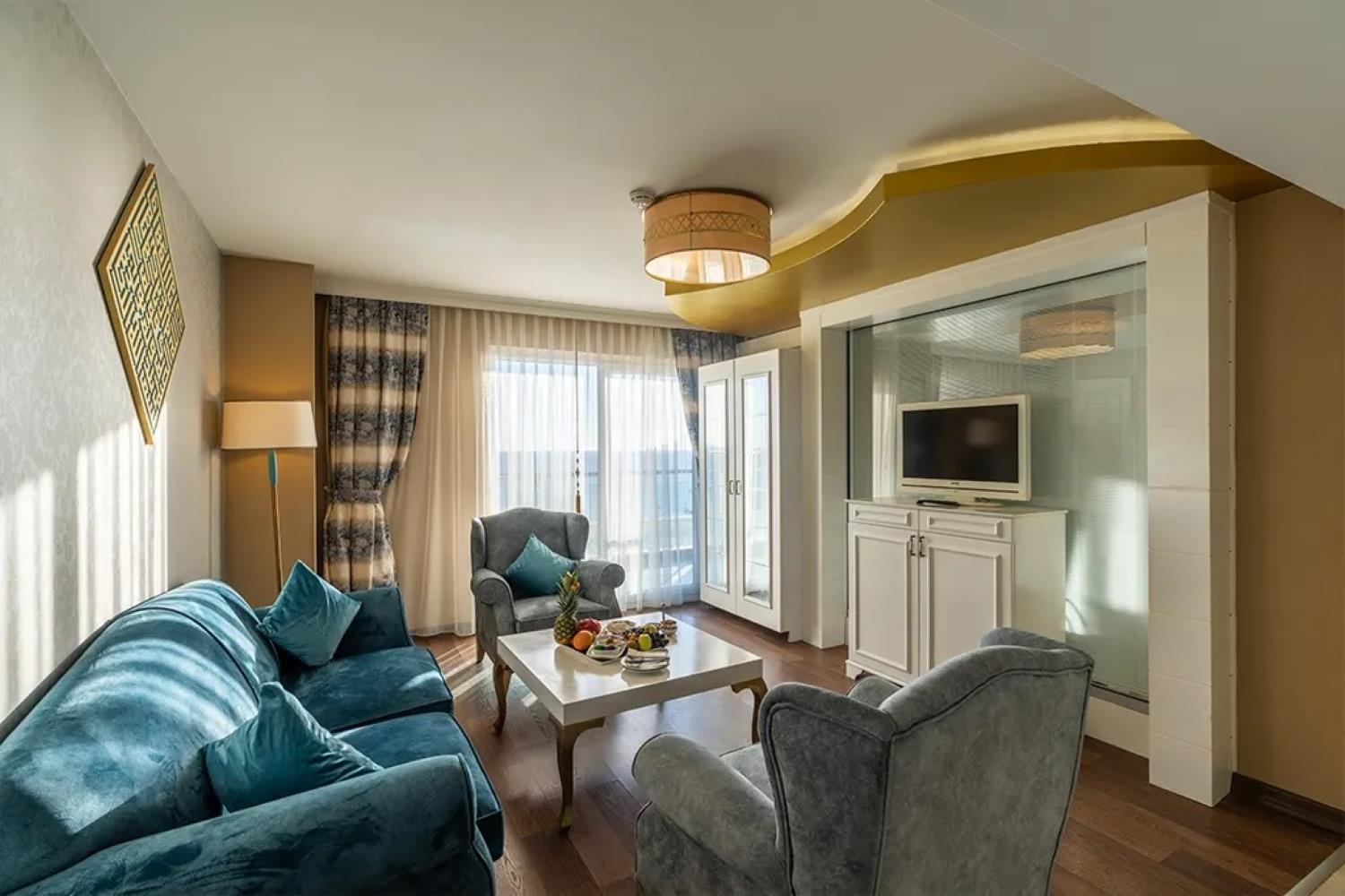 En az 2 yetişkin, En fazla 3 yetişkin + 1 çocuk veya 2 yetişkin + 2 çocuk.