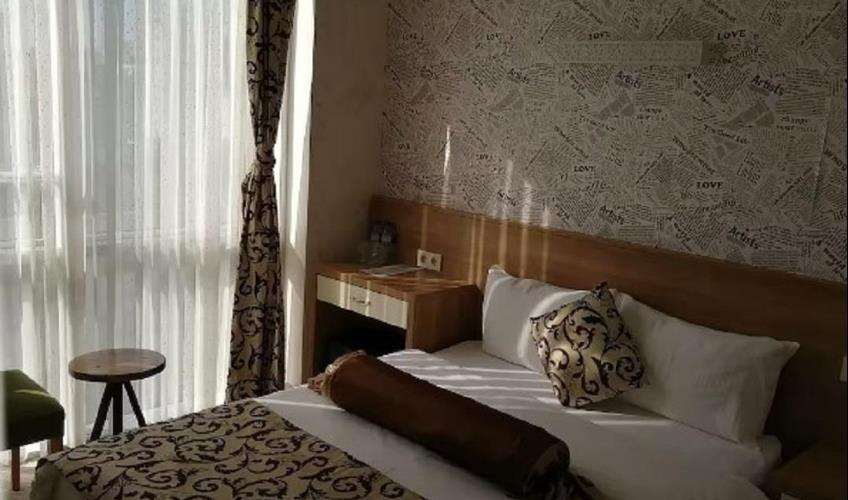 En fazla 2 yetişkin.