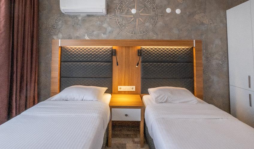 En fazla 2 yetişkin.