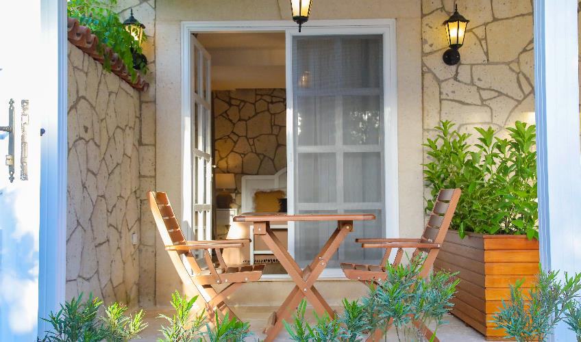 En fazla 2 yetişkin.