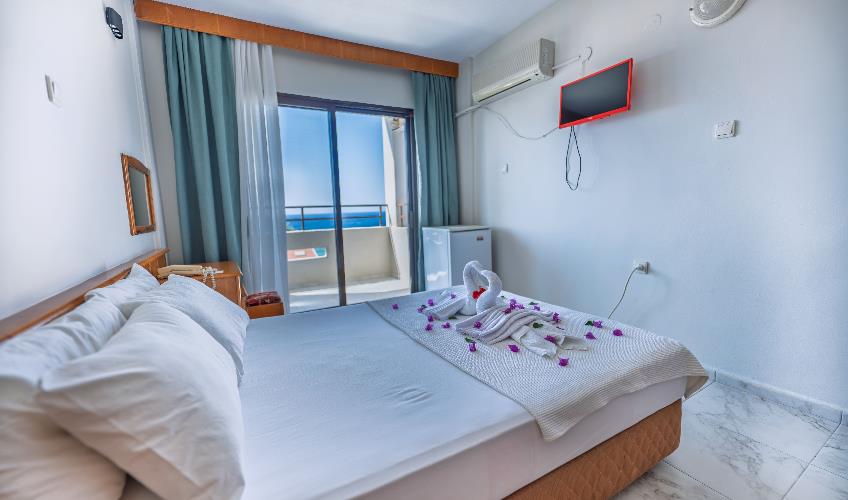 En fazla 2 yetişkin.