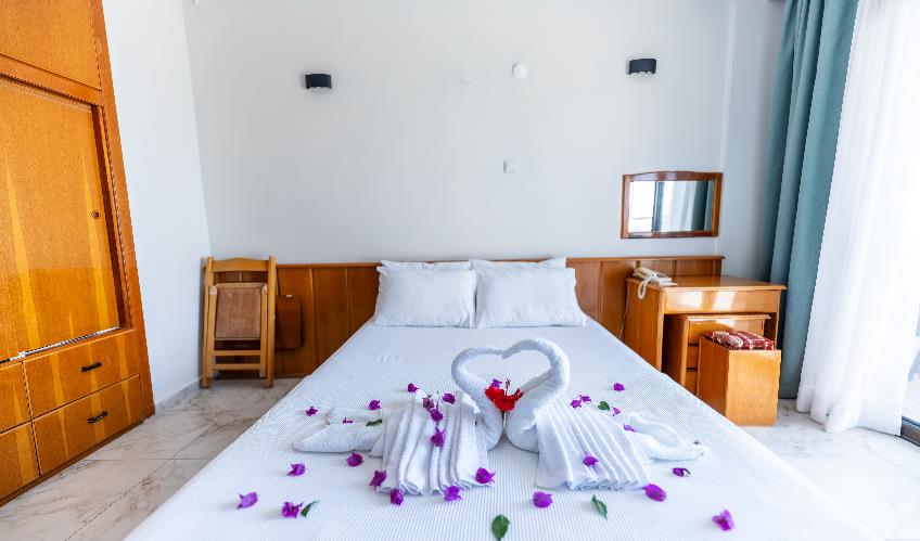 En fazla 2 yetişkin.