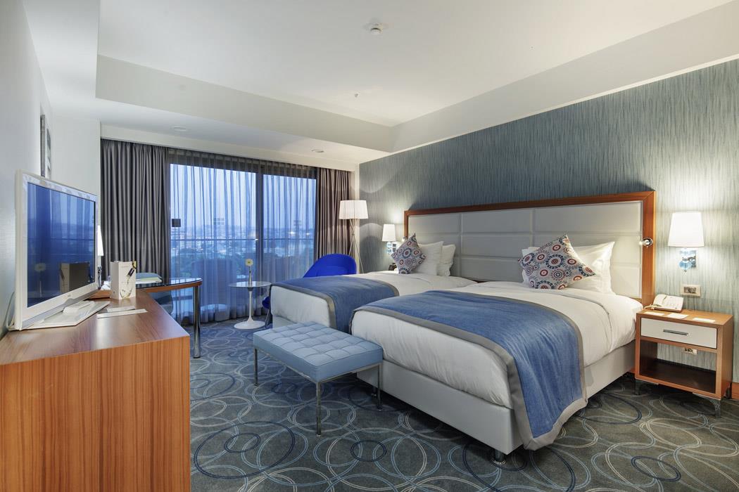 En fazla 2 yetişkin.